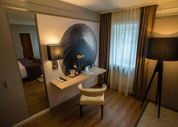 Zum Zeppelin Hotel 3*