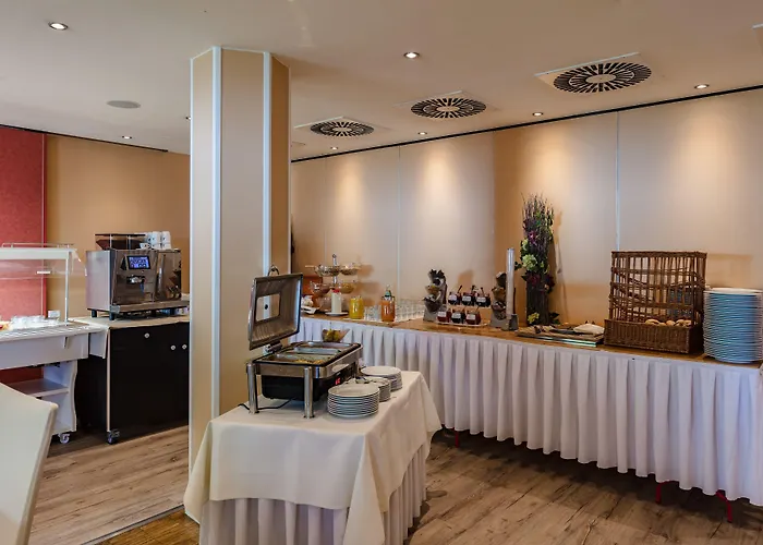 Zum Zeppelin Hotel 3*