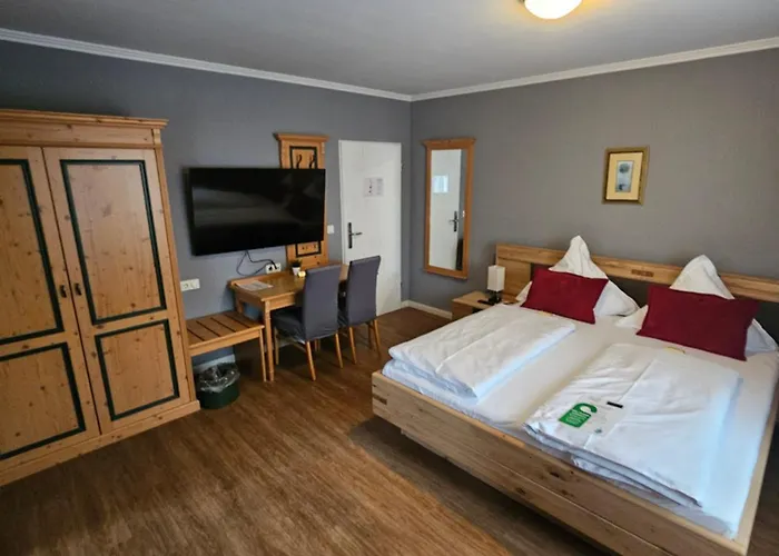 Zum Zeppelin Hotel 3*